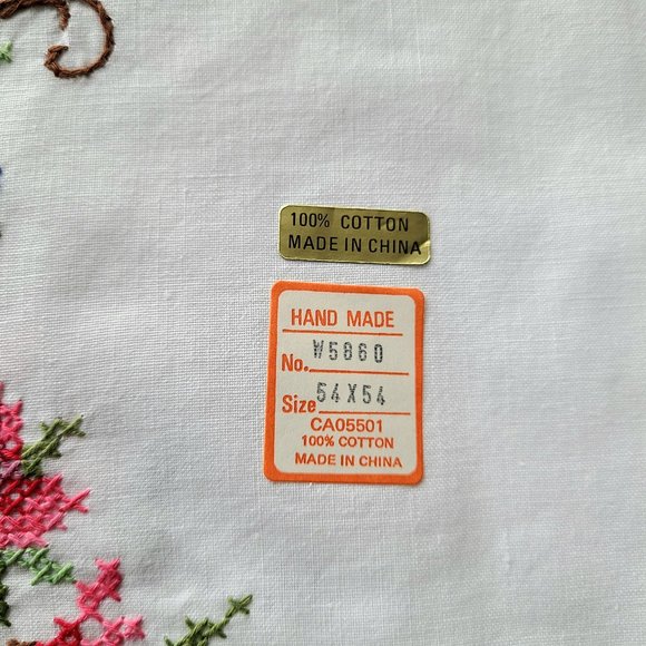 Hand made embroidered cotton table cloth. - Picture 12 of 12